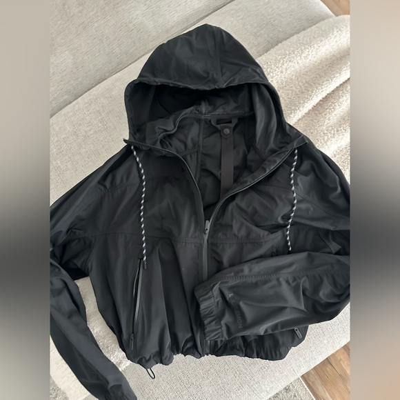Lululemon cropped jacket - Picture 1 of 8